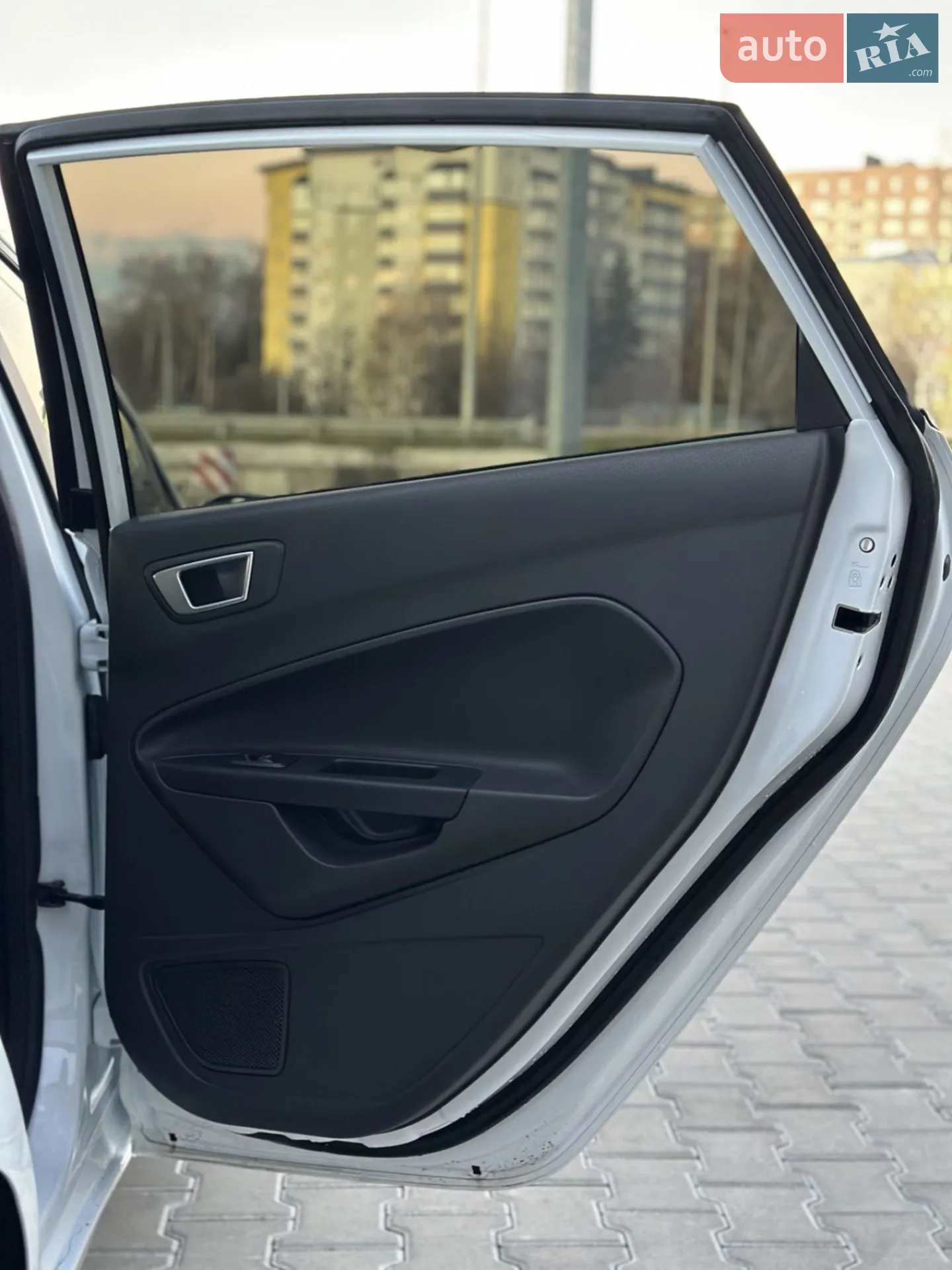 2017 Ford Fiesta - мініатюра 36