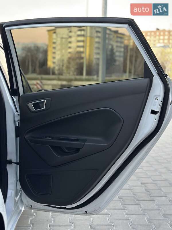 Хетчбек Ford Fiesta 2017 в Тернополі