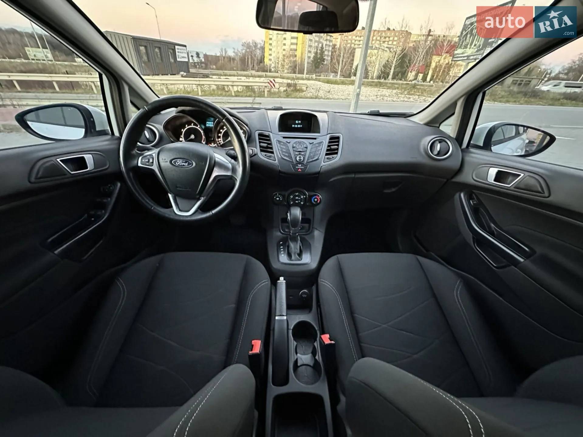 2017 Ford Fiesta - мініатюра 38