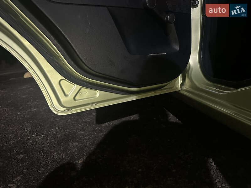 Хетчбек Ford Fiesta 2005 в Івано-Франківську