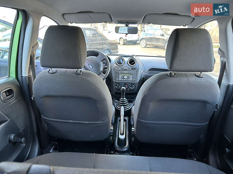 Хетчбек Ford Fiesta 2006 в Івано-Франківську