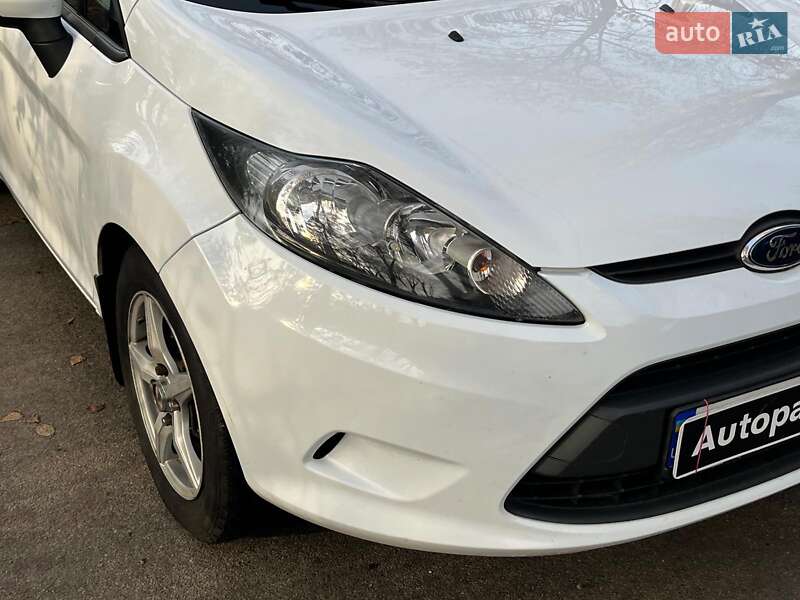 Хетчбек Ford Fiesta 2012 в Києві
