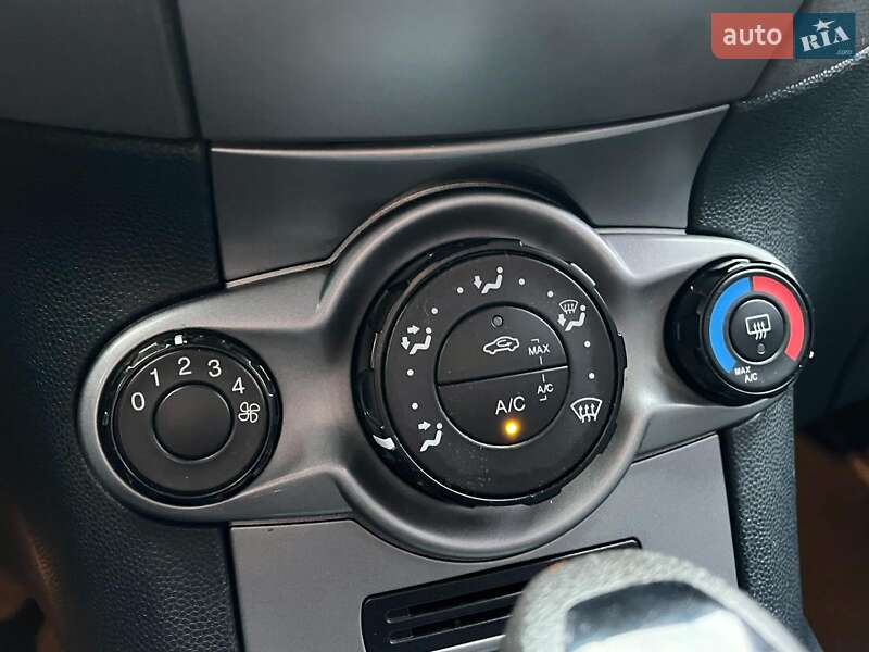 Хетчбек Ford Fiesta 2011 в Києві