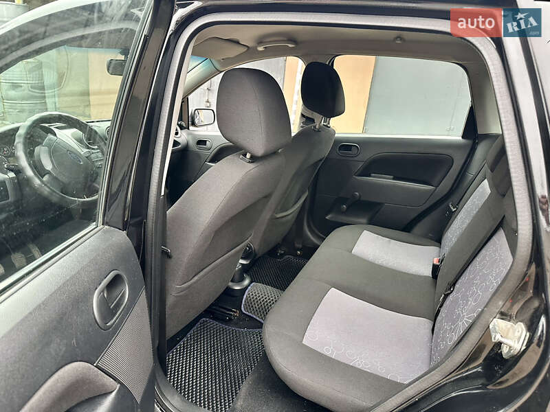 Хетчбек Ford Fiesta 2006 в Кропивницькому