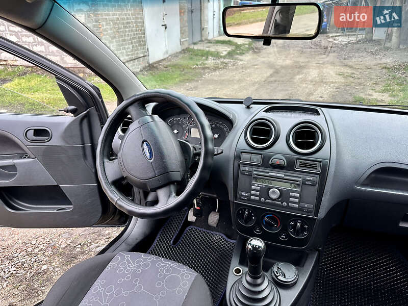 Хетчбек Ford Fiesta 2006 в Кропивницькому