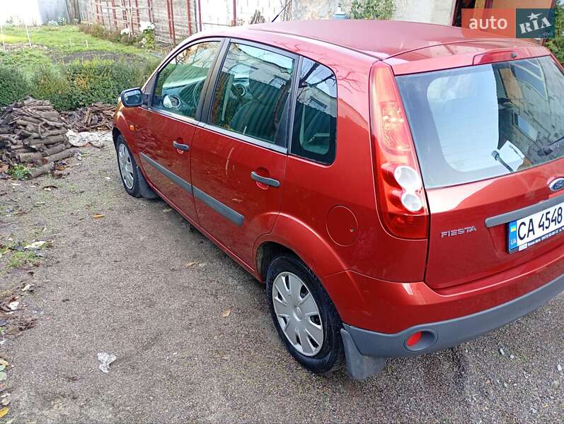 Хетчбек Ford Fiesta 2006 в Черкасах