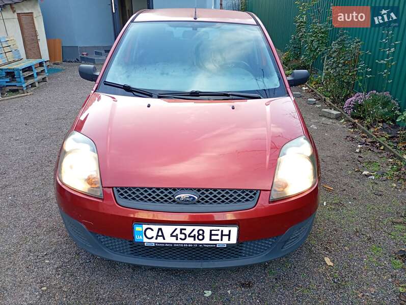 Хетчбек Ford Fiesta 2006 в Черкасах