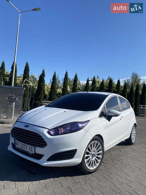 Хетчбек Ford Fiesta 2014 в Надвірній