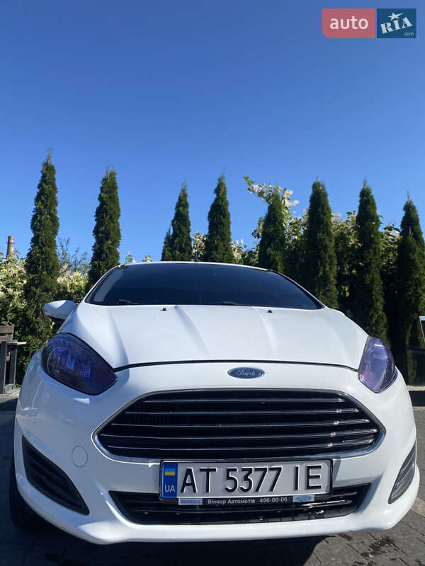 Хетчбек Ford Fiesta 2014 в Надвірній