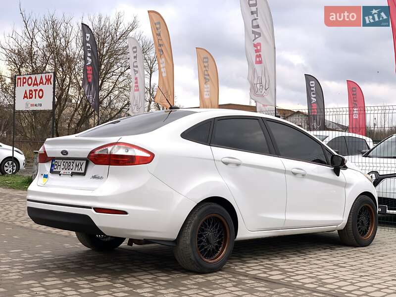 Седан Ford Fiesta 2015 в Бердичеве