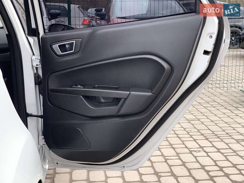 Седан Ford Fiesta 2015 в Бердичеве