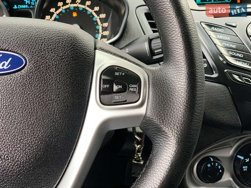 Седан Ford Fiesta 2015 в Бердичеве