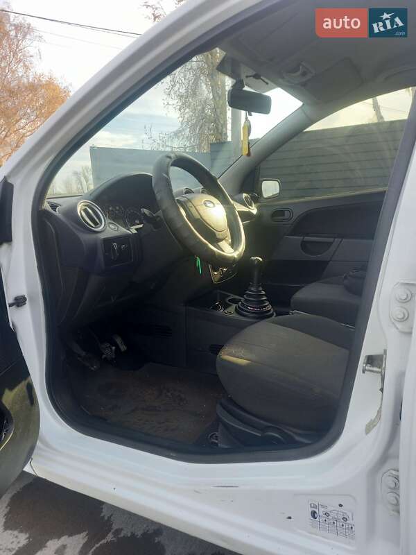 Хэтчбек Ford Fiesta 2007 в Василькове фото 2 Хэтчбек Ford Fiesta 2007 в Василькове