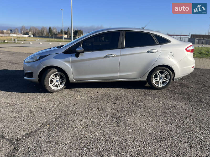 Седан Ford Fiesta 2018 в Львові