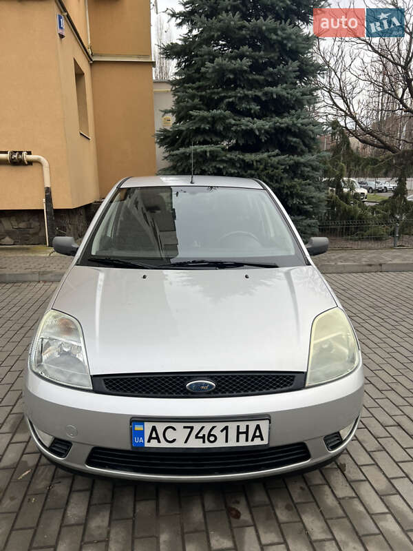 Хэтчбек Ford Fiesta 2004 в Луцке