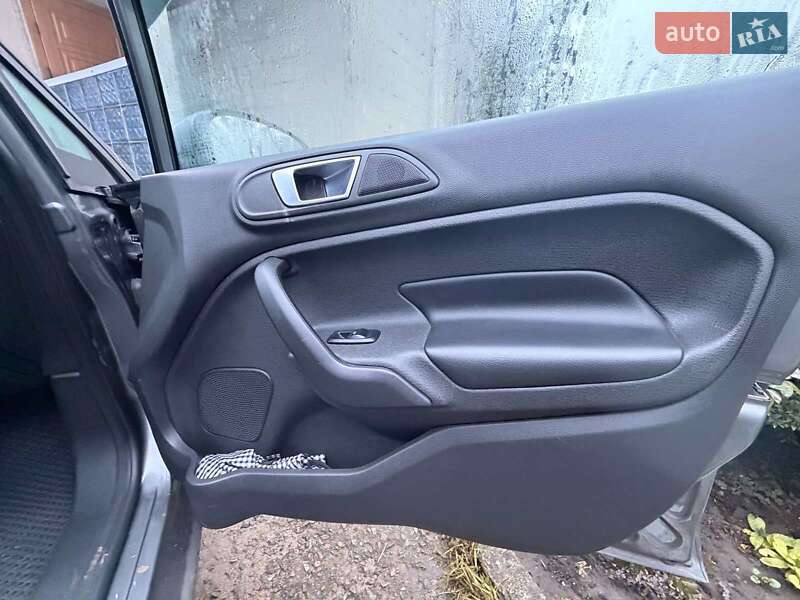 Хэтчбек Ford Fiesta 2013 в Днепре