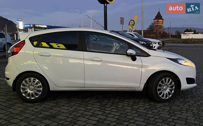 Хетчбек Ford Fiesta 2016 в Мукачевому