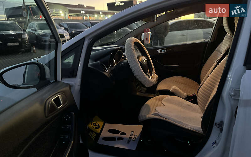 Хетчбек Ford Fiesta 2016 в Мукачевому