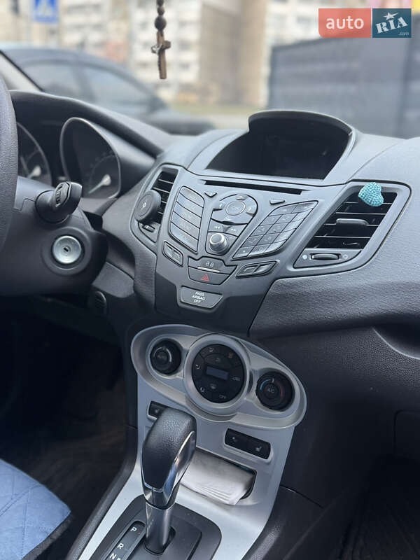 Хетчбек Ford Fiesta 2017 в Києві