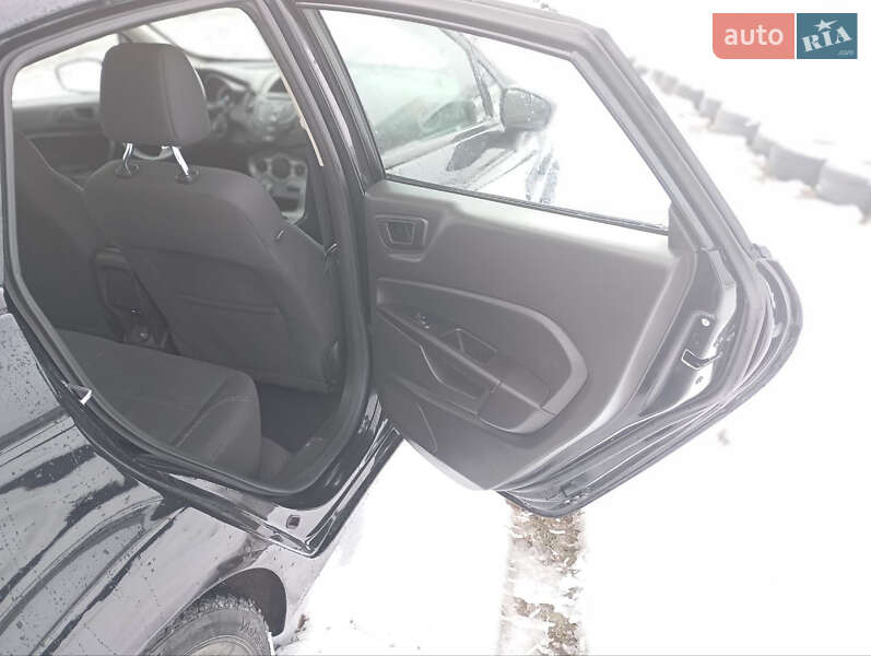 Седан Ford Fiesta 2018 в Львові