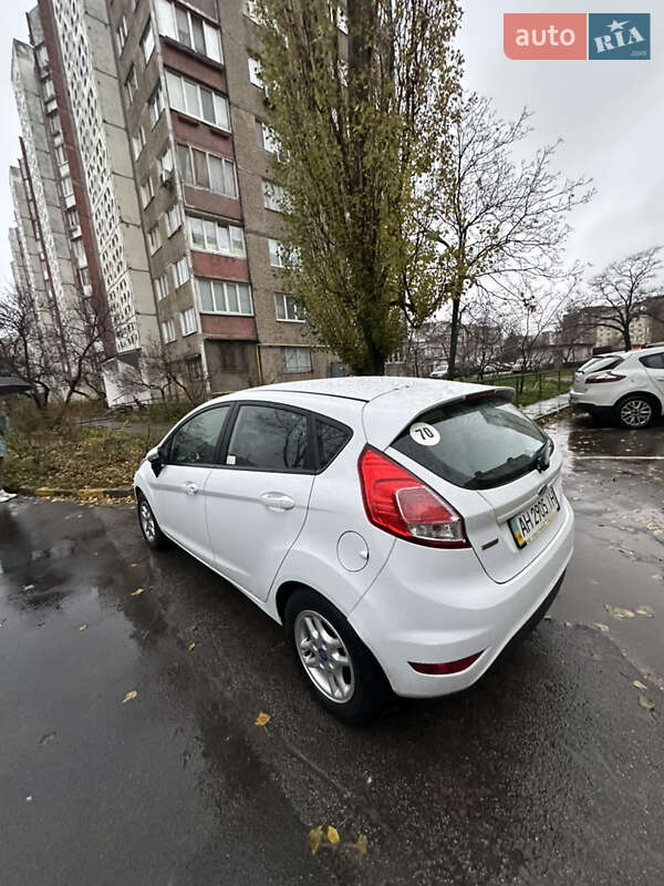 Хэтчбек Ford Fiesta 2013 в Киеве