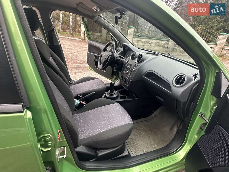 Хетчбек Ford Fiesta 2006 в Сумах