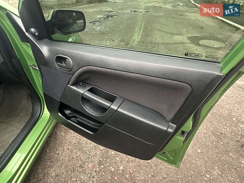 Хетчбек Ford Fiesta 2006 в Сумах