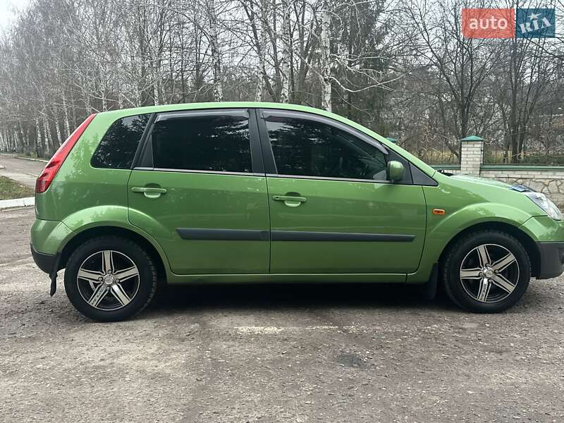 Хетчбек Ford Fiesta 2006 в Сумах