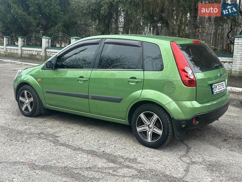 Хетчбек Ford Fiesta 2006 в Сумах