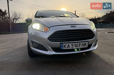 Седан Ford Fiesta 2015 в Киеве