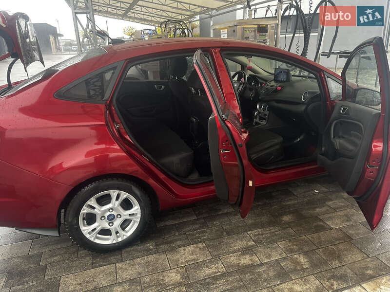 Седан Ford Fiesta 2014 в Луцке