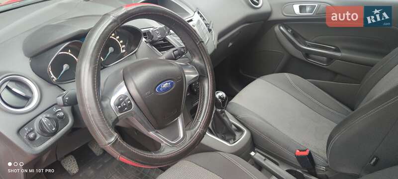Хетчбек Ford Fiesta 2014 в Дніпрі