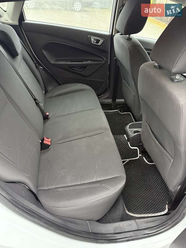 Хэтчбек Ford Fiesta 2016 в Казатине