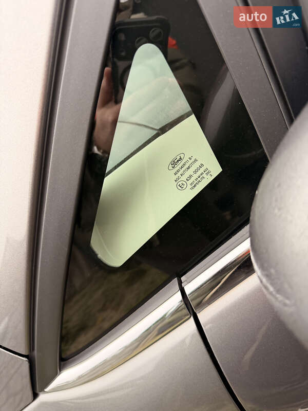 Хетчбек Ford Fiesta 2013 в Дніпрі