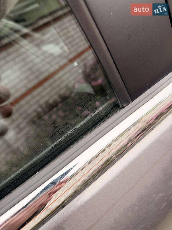 Хетчбек Ford Fiesta 2013 в Дніпрі