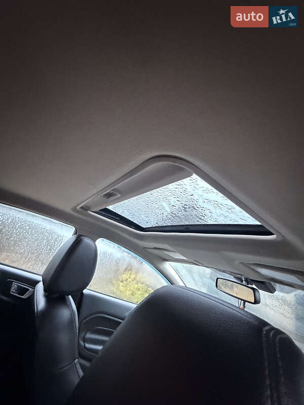 Хетчбек Ford Fiesta 2013 в Дніпрі