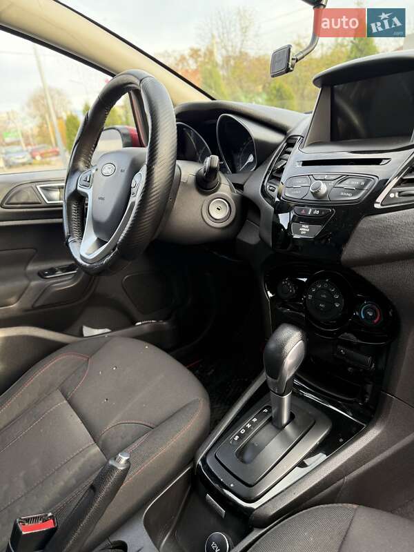 Хэтчбек Ford Fiesta 2016 в Софиевской Борщаговке