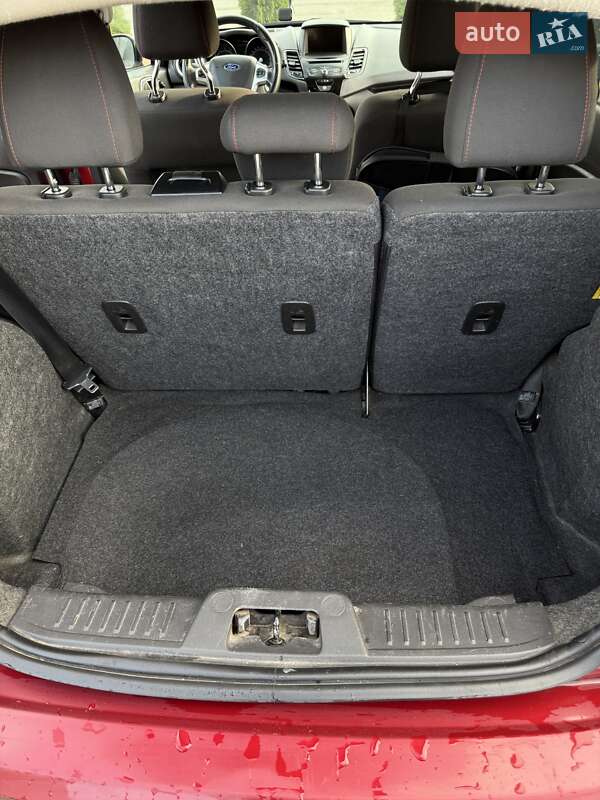 Хэтчбек Ford Fiesta 2016 в Софиевской Борщаговке
