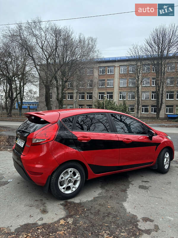 Хетчбек Ford Fiesta 2011 в Дніпрі