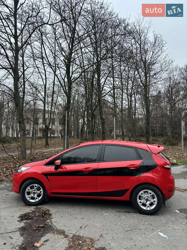 Хетчбек Ford Fiesta 2011 в Дніпрі