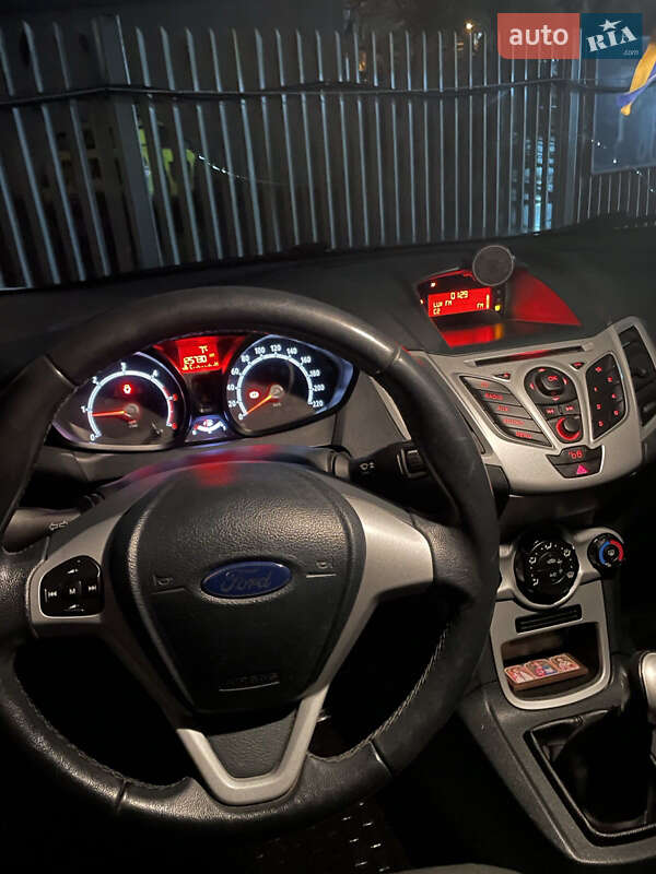 Хетчбек Ford Fiesta 2012 в Києві