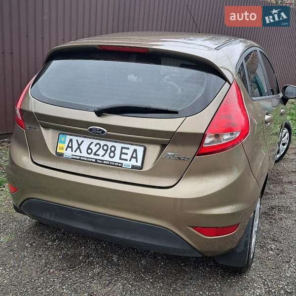 Хэтчбек Ford Fiesta 2012 в Чугуеве