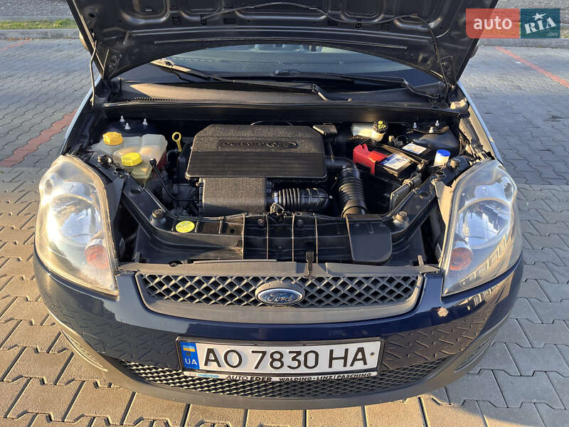 Хэтчбек Ford Fiesta 2008 в Мукачево