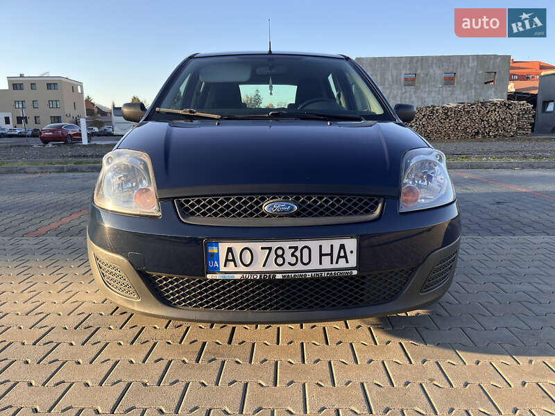 Хэтчбек Ford Fiesta 2008 в Мукачево