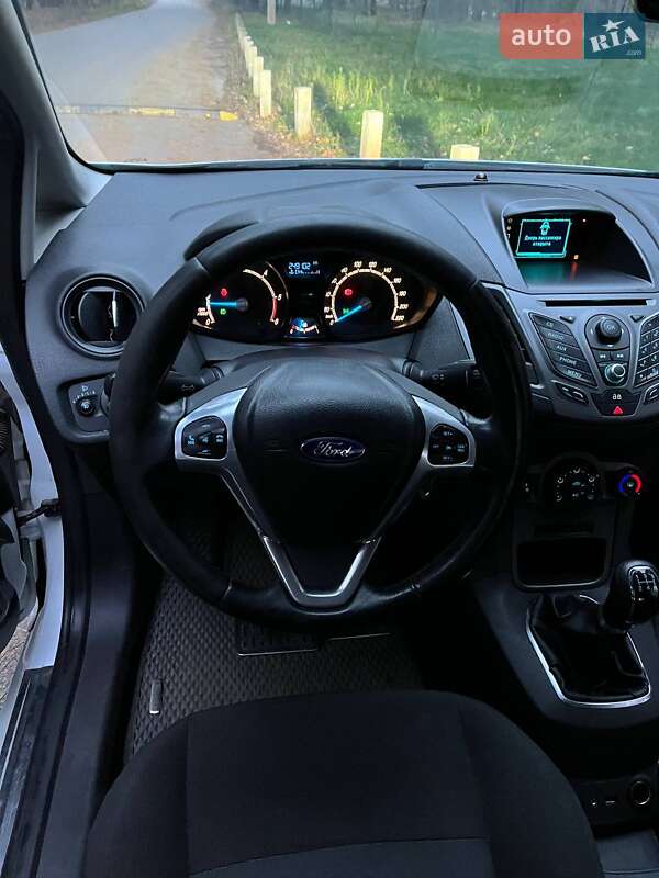 Хэтчбек Ford Fiesta 2013 в Новомосковске фото 18 Хэтчбек Ford Fiesta 2013 в Новомосковске