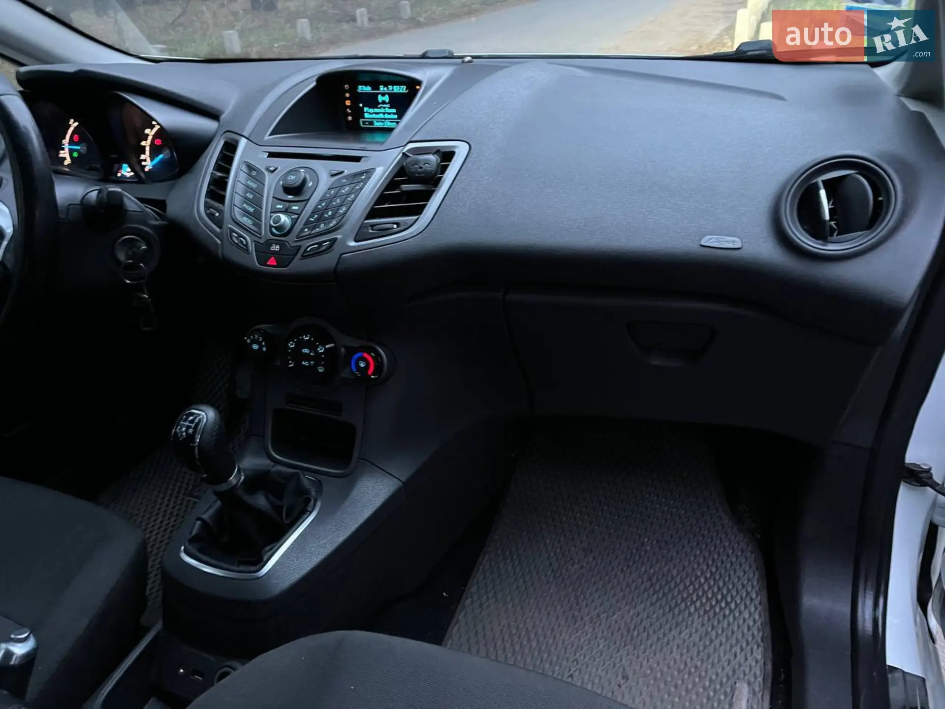 2013 Ford Fiesta - мініатюра 23