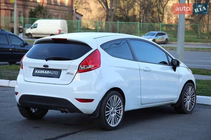 Хэтчбек Ford Fiesta 2010 в Харькове