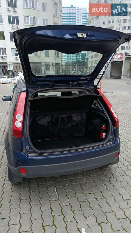 Хэтчбек Ford Fiesta 2006 в Одессе