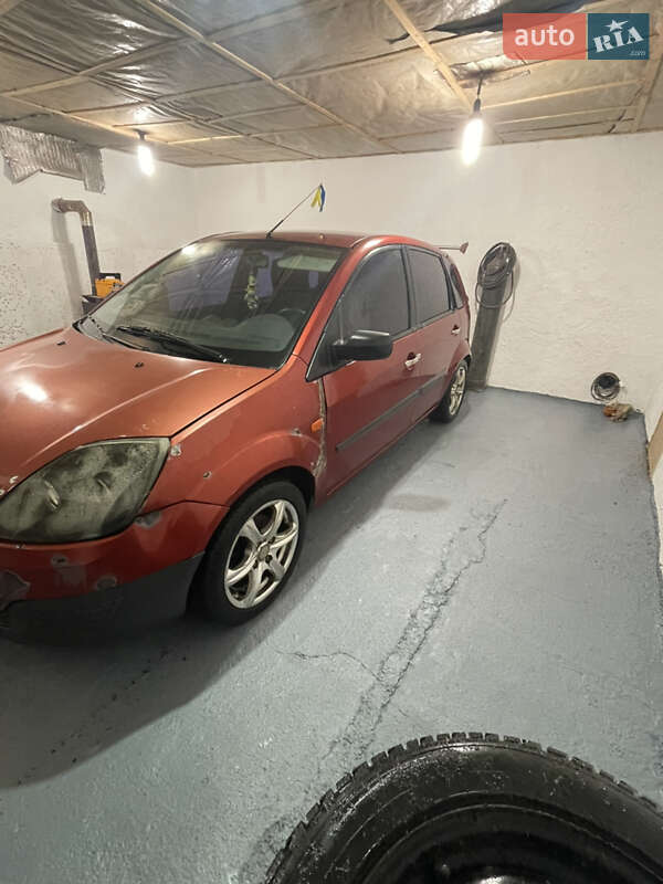 Хэтчбек Ford Fiesta 2006 в Знаменке фото 5 Хэтчбек Ford Fiesta 2006 в Знаменке