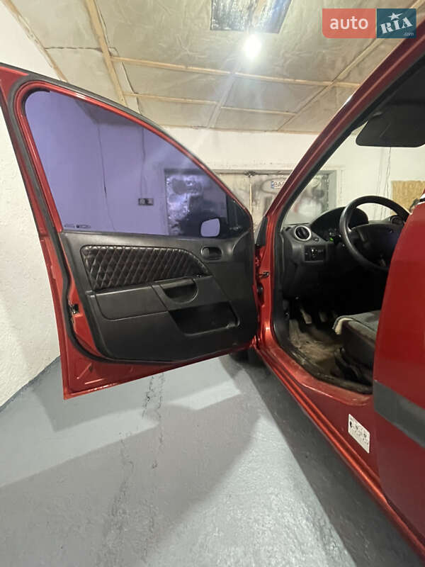 Хэтчбек Ford Fiesta 2006 в Знаменке фото 11 Хэтчбек Ford Fiesta 2006 в Знаменке